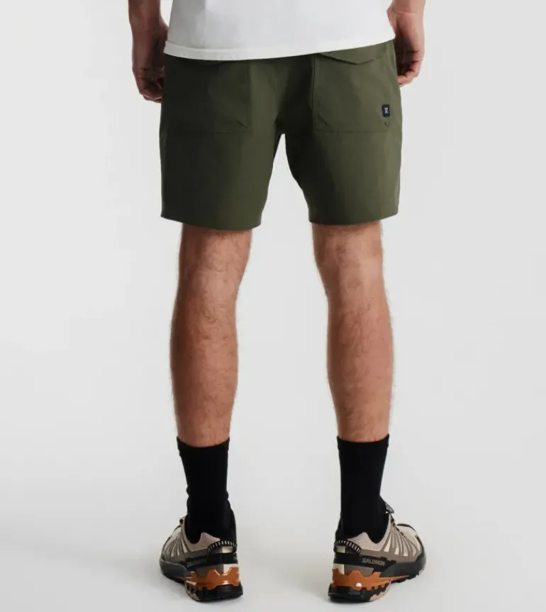 Layover Trail Shorts 17"