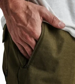 Layover Traveler Shorts 17