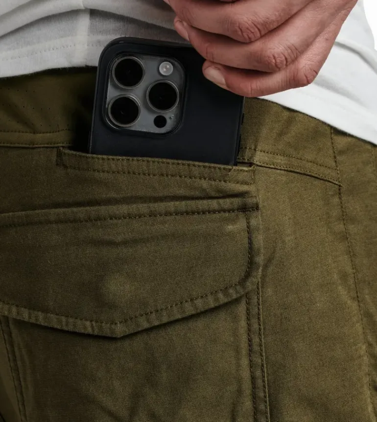 Layover Traveler Shorts 17"