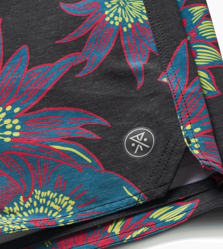 Passage Boardshorts 17"